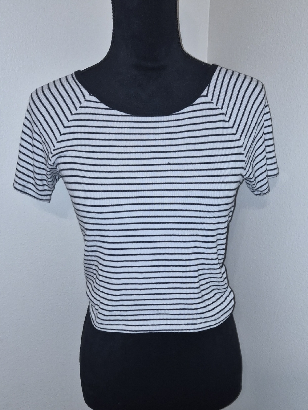 American Eagle Outfitters Black & White Striped Short Sleeve Tee